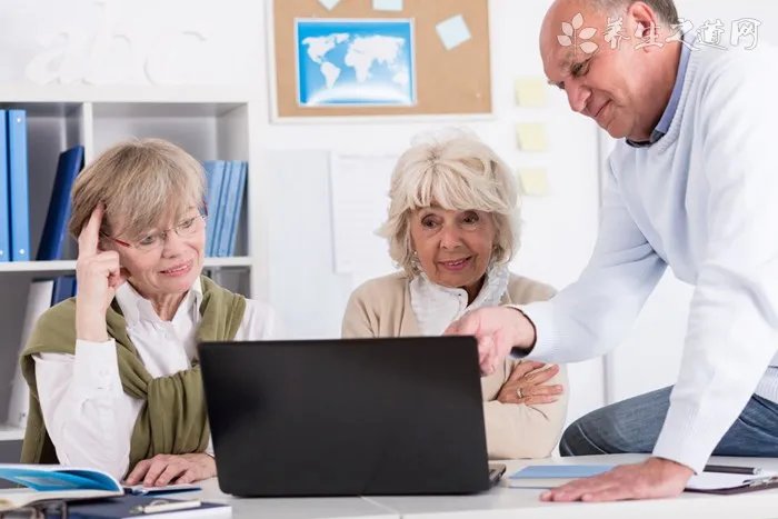 单手俯卧撑怎么做