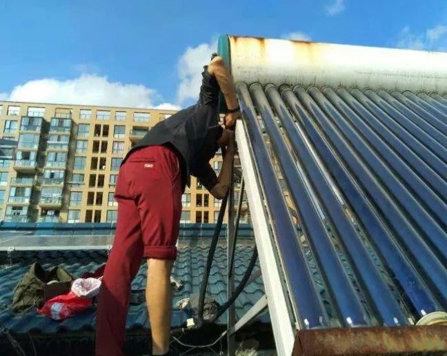 太阳能热水器怎么清洗