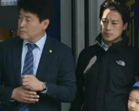 韩国总统保镖爆红原因是什么?