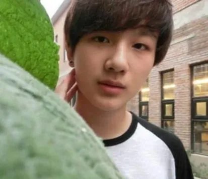 李宏毅咆哮舞蹈不输EXO 揭秘其曾为韩国练习生不出道内幕