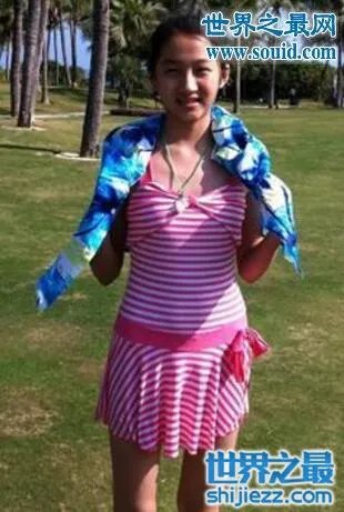 关晓彤比基尼照曝光，大秀长腿性感好身材 