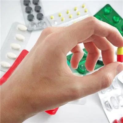 2岁女童性早熟该怎么治疗