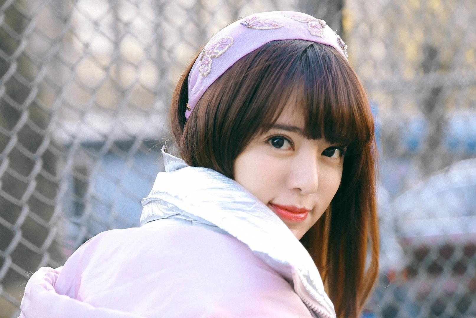 阿兰工作室点赞吐槽乐华审美的微博,这一举动释放出了什么信号?