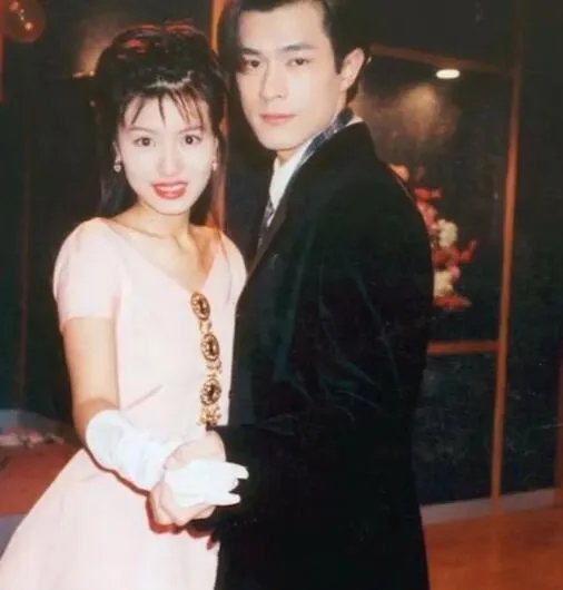 古天乐老婆个人资料简介,古天乐黄纪莹为什么分手?