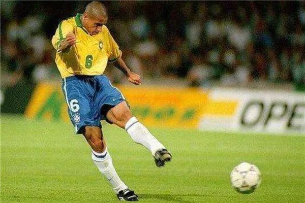 巴西足球巨星排行榜 罗纳尔多上榜第四 贝利第一传奇巨星