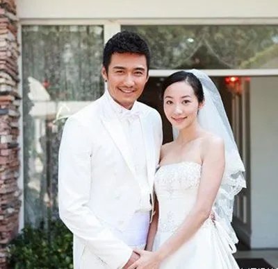 胡兵老婆姜雅馨个人资料照片 胡兵为什么是泰国国籍