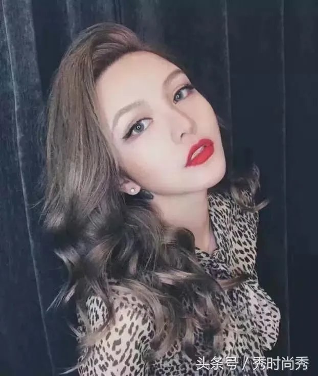 什么样的长卷发好看?