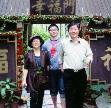 刘也行微博承认的女友是谁 刘也行的父亲做什么的