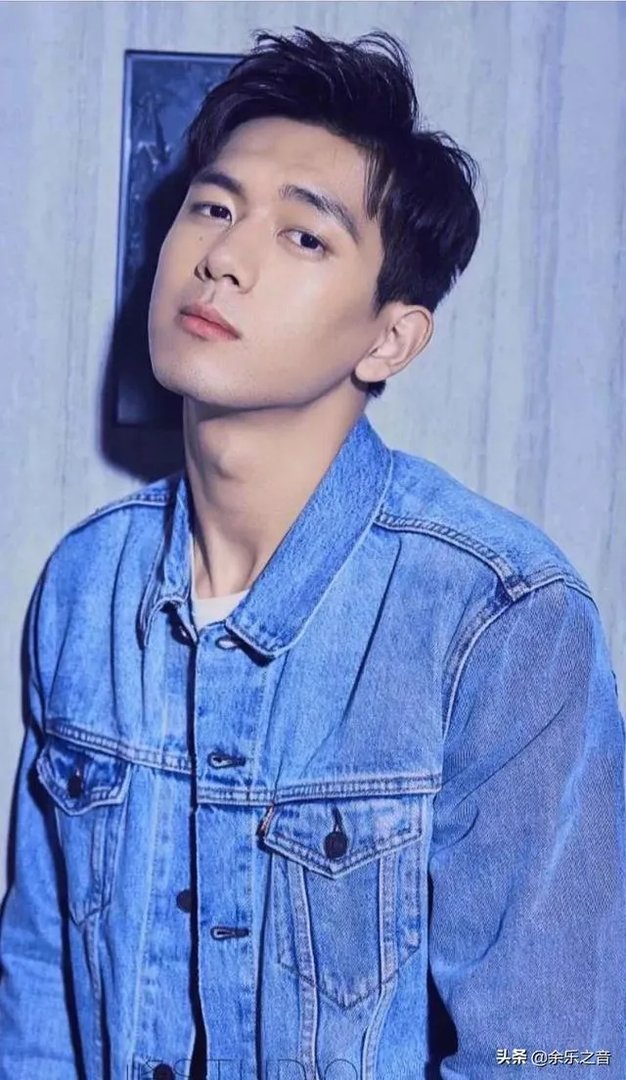 有多少人为了李现开微博？