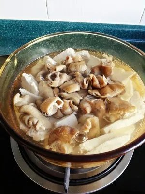 肥肠炖豆腐的做法步骤图，肥肠炖豆腐怎么做好吃