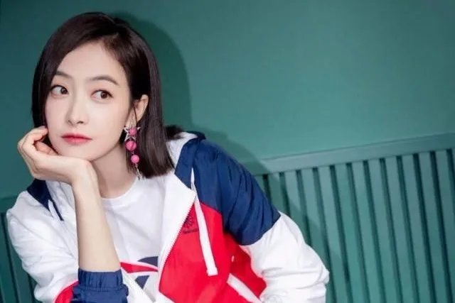 宋茜抵达韩国参加雪莉葬礼，为啥还有网友质疑她作秀？