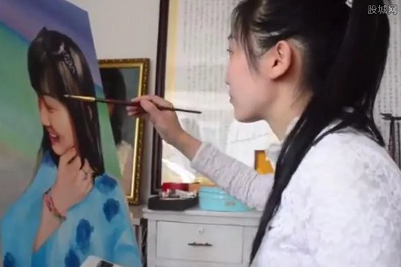 女孩画画月入十万 人红十分多遭质疑最新回应