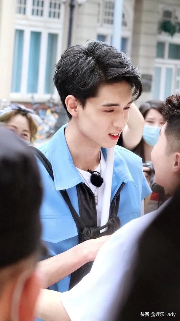 可以分享德云社私服照片吗？