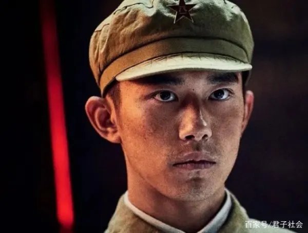 《长津湖》56.9亿票房夺冠!吴京、易烊千玺能拿到多少钱?