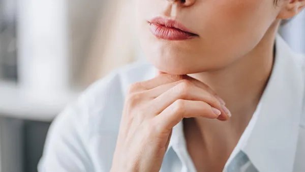 下巴前突如何进行矫正