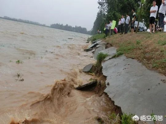 湖北宜昌特大暴雨，这才4月是不是今年夏天湖北雨水特别多？