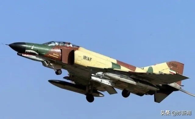 突发：伊朗一架战机在波斯湾水域坠毁，是被美国击落的吗？