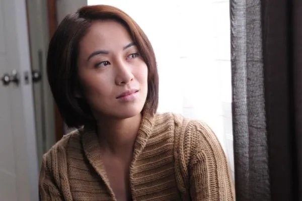 深夜高铁外放视频者求曝光，为何叶璇助其成功获关注却反而道歉？