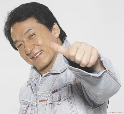 成龙被预言将遇空难 神秘程度令人啧啧称奇