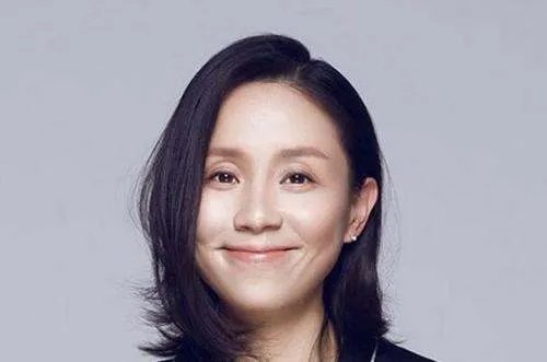 龙丹妮被曝与09届快女聚餐，你觉得她是因何而去的？