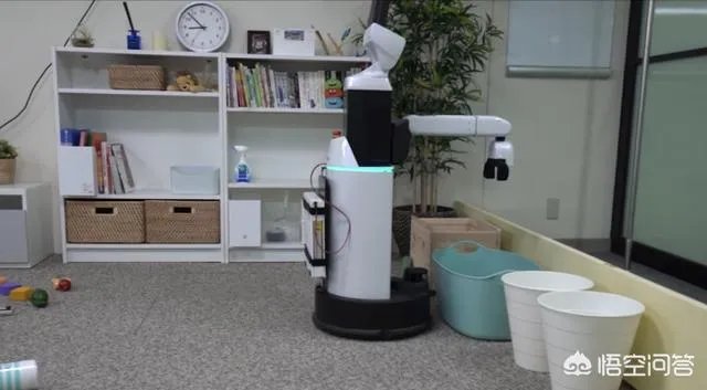 你认为电影里面的机器人管家会成真吗？