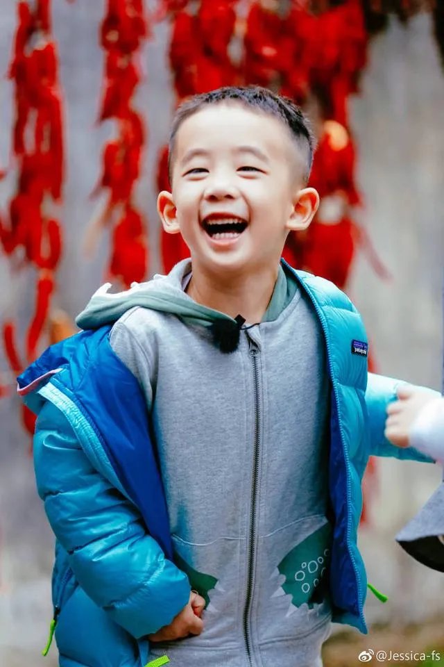 Jasper在香港知名私立贵族国际学校,一年学费人民币13万,你怎么看?