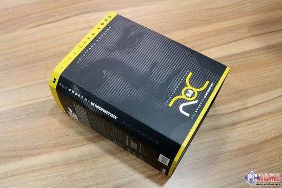 C.罗纳尔多戴的是什么耳机