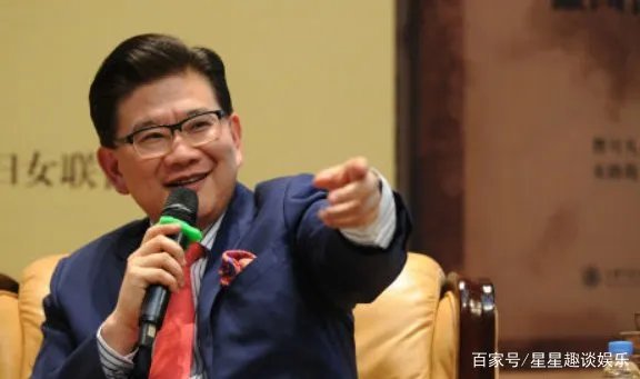 逃过东方卫视免职宴,“害”金星节目被叫停,曹可凡到底有何背景?