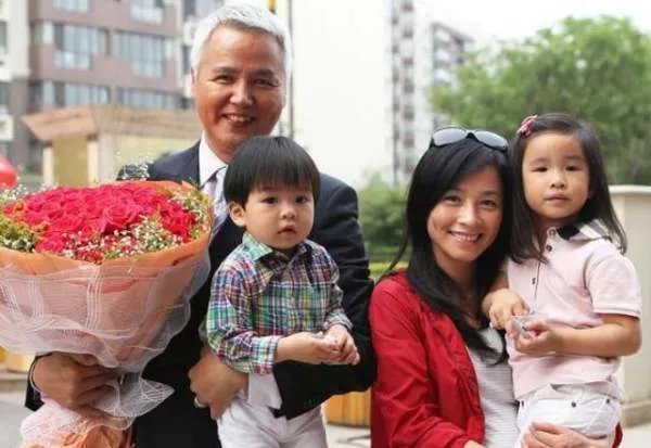 林瑞阳为何抛弃前妻娶张庭?你以为是“花心断情”,其实另有什么故事?