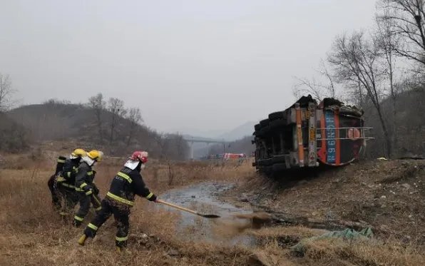 南方消防员第一次见到雪是什么情况？原来消防员也是普通人