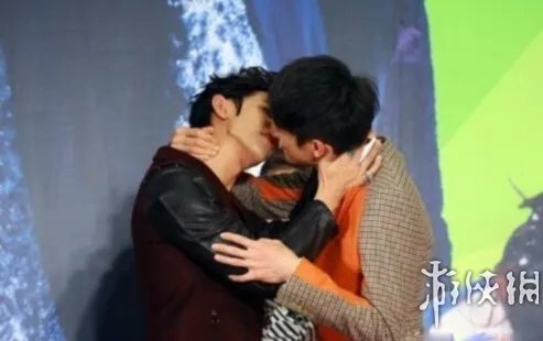 潘玮柏晒与男人牵手照庆新年疑出柜？那些年疑为出柜的男星们