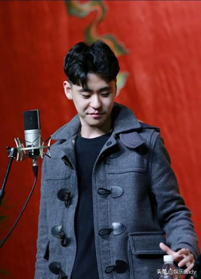 可以分享德云社私服照片吗？