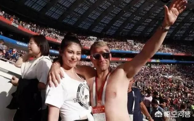 如何看待大嫂徐冬冬在俄罗斯世界杯看球，被丹麦球迷“生扑”？