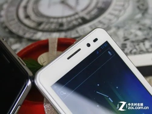 经典黑白配色 4.5吋双核优米UMI X1评测