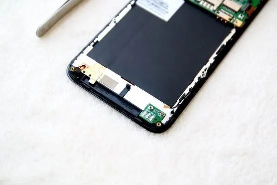 小辣椒国民手机拆机图解及详细点评