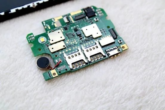 小辣椒国民手机拆机图解及详细点评