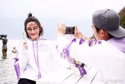 演员唐艺昕跑男吐槽郑恺怎么回事？