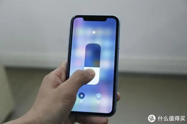 iPhone这款手机终于降价了:仅需一个月工资即可入手网友直呼真香