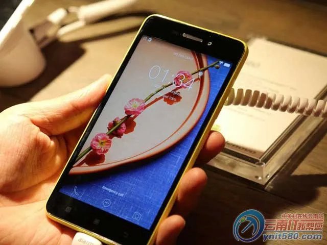 精致强配 联想笋尖S60t中国移动1499元