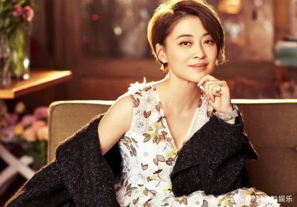 那个与陈佩斯搭档表演大变活人的梅婷，如今27年过去了，现如今过得怎样？