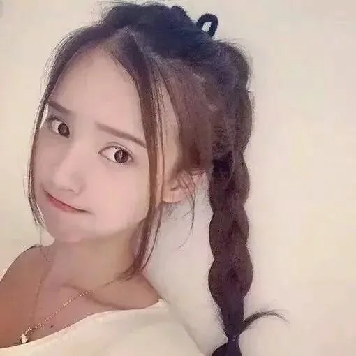 有没有绑马尾的美女照片做手机壁纸？