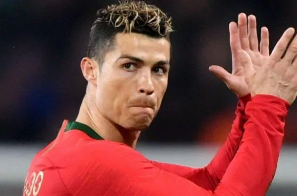 C罗的母队不是葡萄牙体育吗?怎么又说他属于曼联青训?