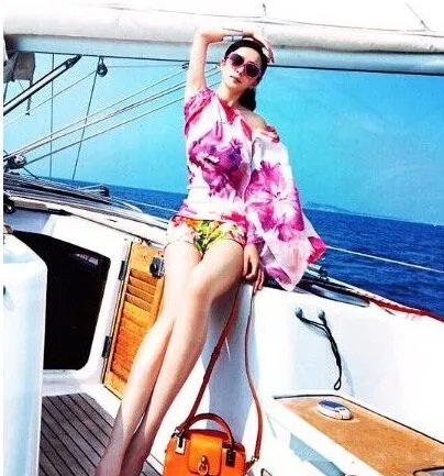 杨幂泳装图片曝光  声称比基尼是最爱