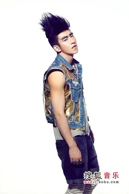 《海派甜心》里面的伍佰和八双是谁扮演