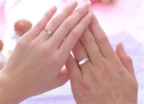 食指戴戒指是什么意思 男人戴戒指十个手指的含义是什么