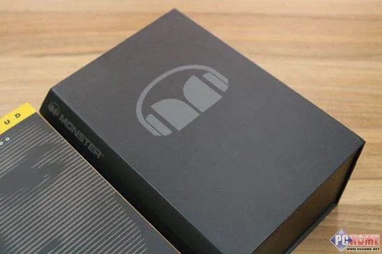 C.罗纳尔多戴的是什么耳机