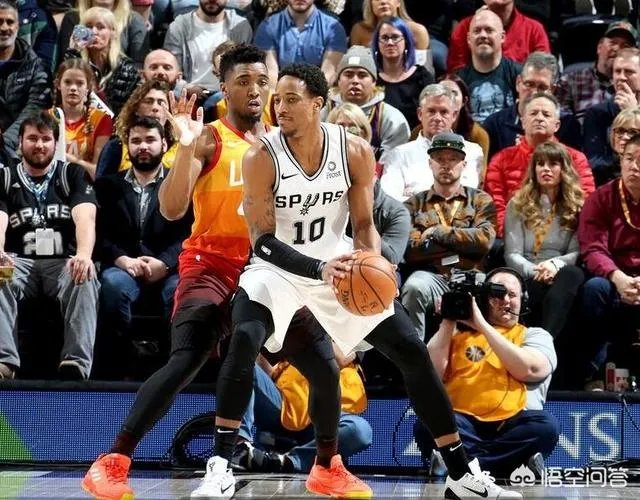 爵士125：105大胜马刺，送给对手四连败，德罗赞25分独木难支，你怎么看？