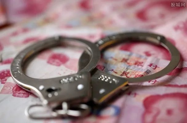 戴志康正式被批捕 戴志康会被判几年呢？