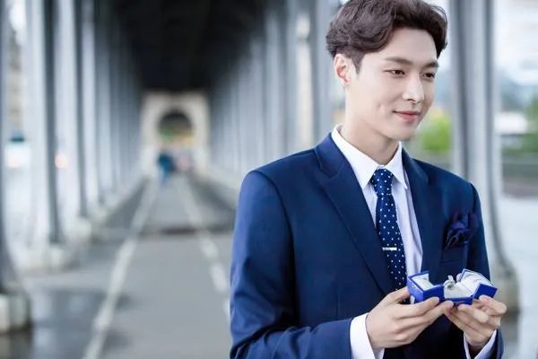 为争青春有你2的pd，鹿晗张艺兴两家粉丝开撕了吗？