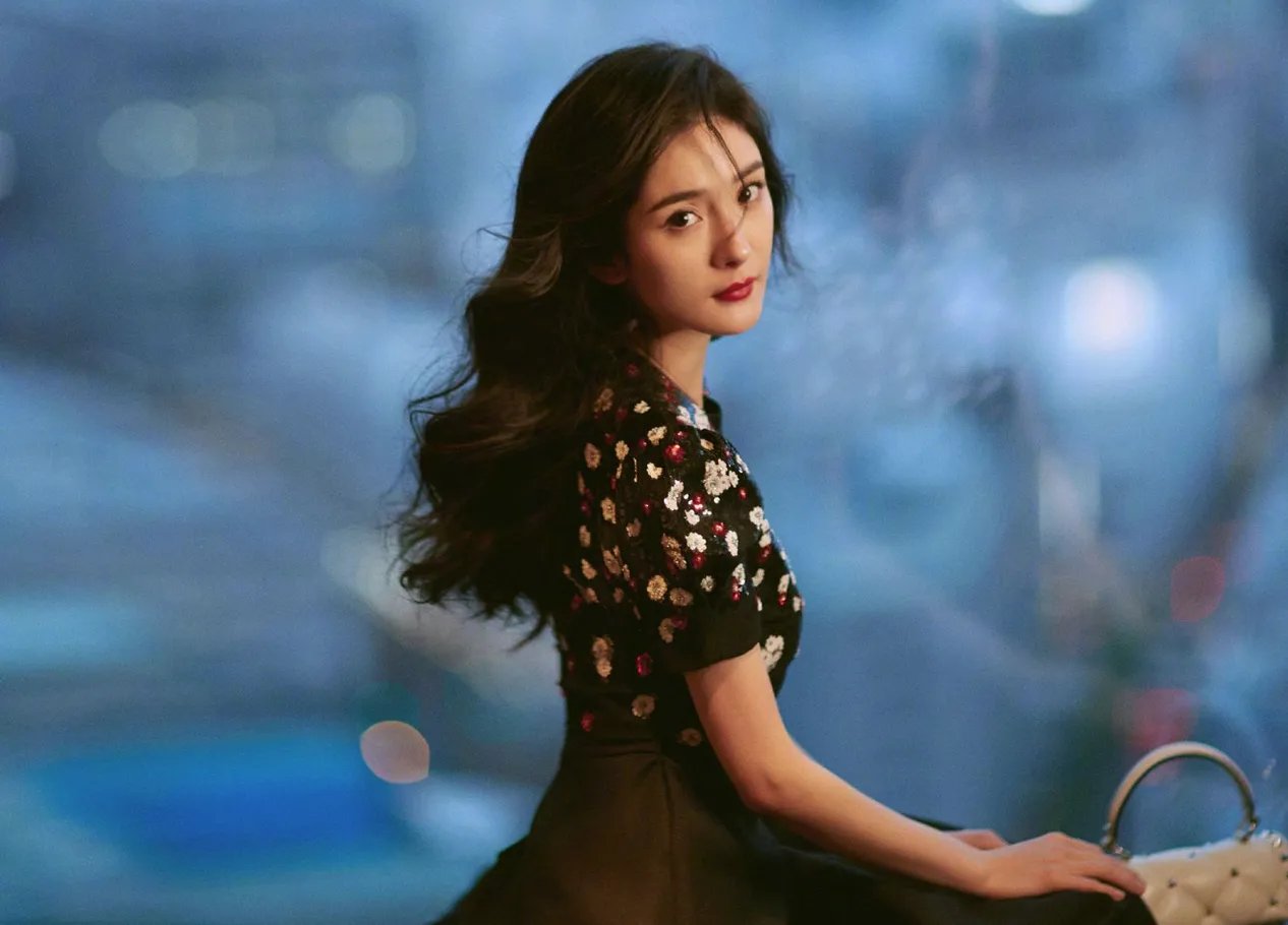 杨幂米线只吃一根被网友认为是作秀，章子怡吃四口面也上热搜大家怎么都夸？